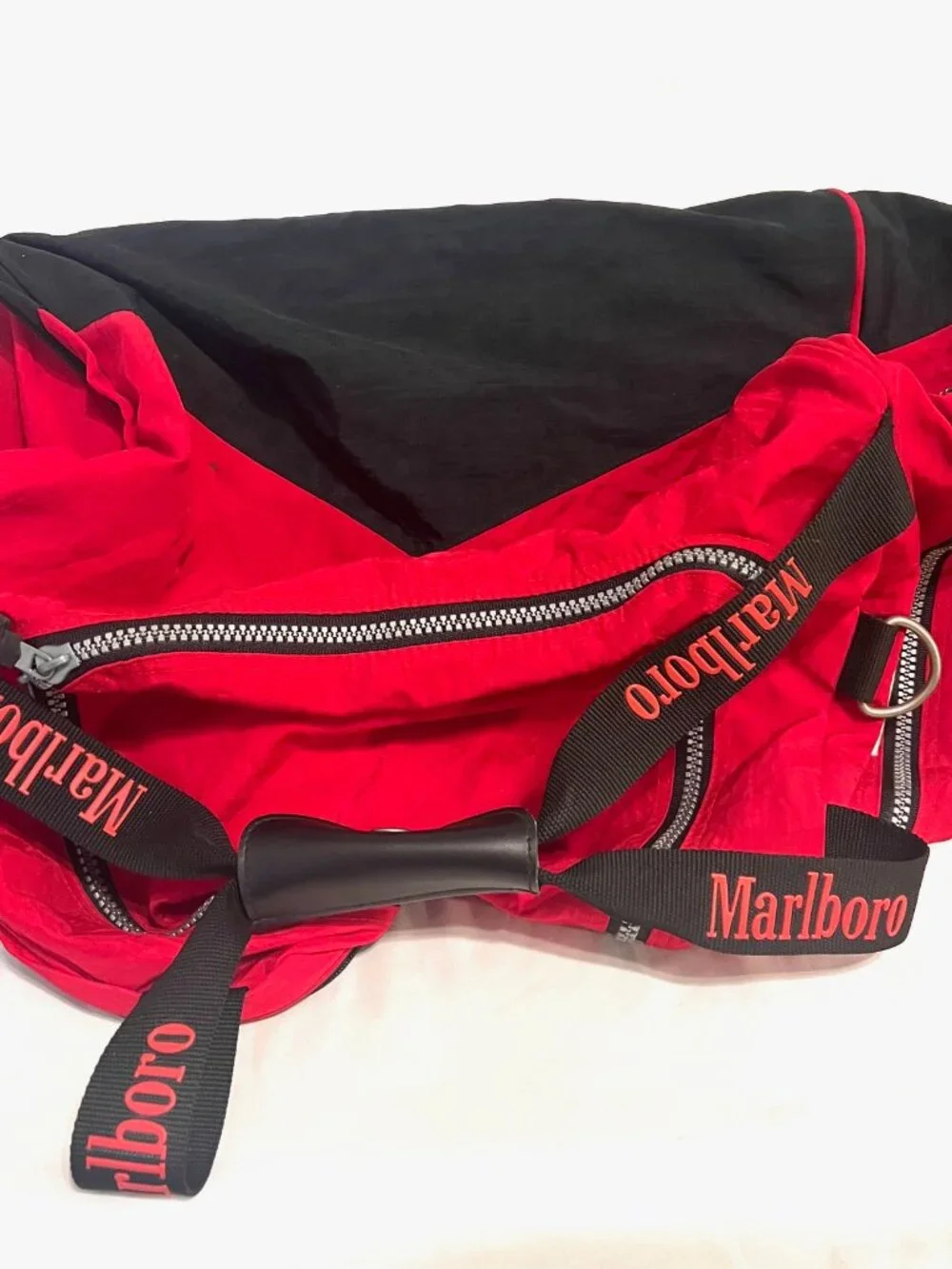 Marlboro Vintage Large Red/Black/White Duffle Bag-Nylon-Lightweight-Travel